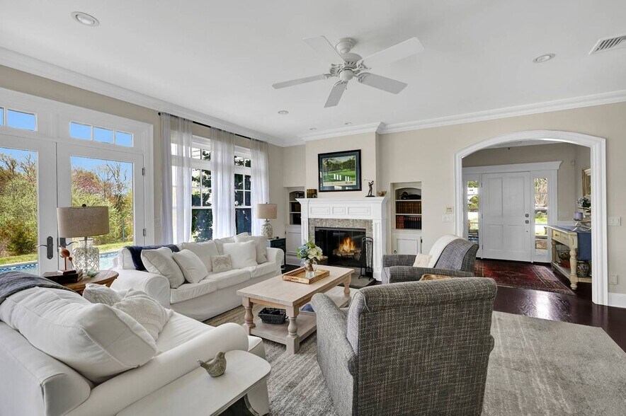 Building Photo - 9 Private Rd