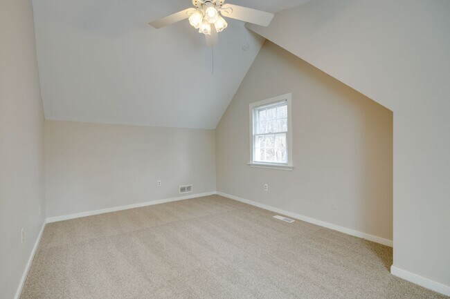 Building Photo - Beautiful 4 Bedroom 3 Bathroom Home in North Chesterfield ***Available Early April***