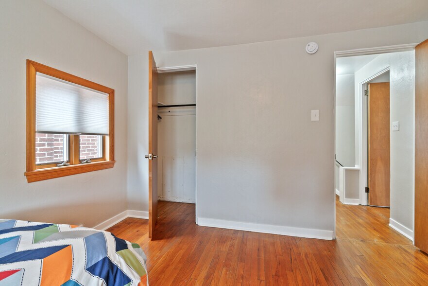 Building Photo - 802 Dunster St