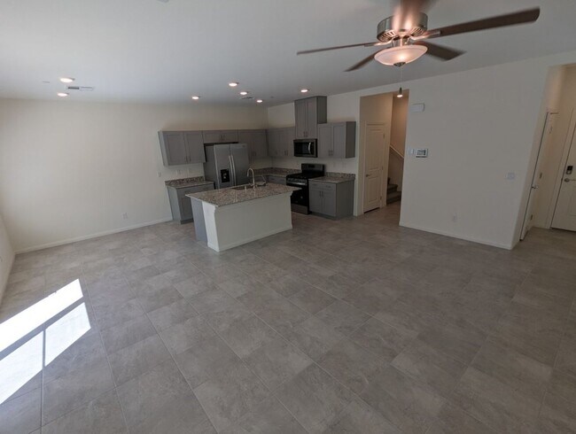 Building Photo - 10947 Cheshire Wds Ave