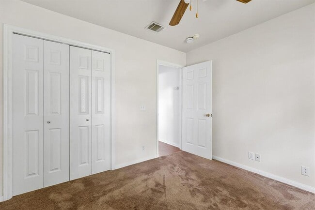 Building Photo - 106 Wisteria Dr