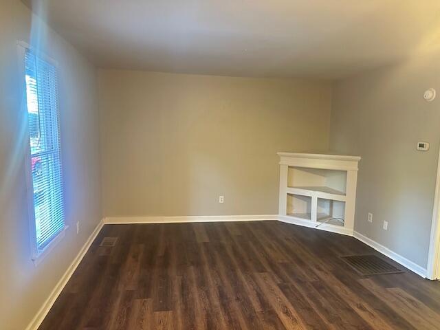 Building Photo - 257 SE Bell St