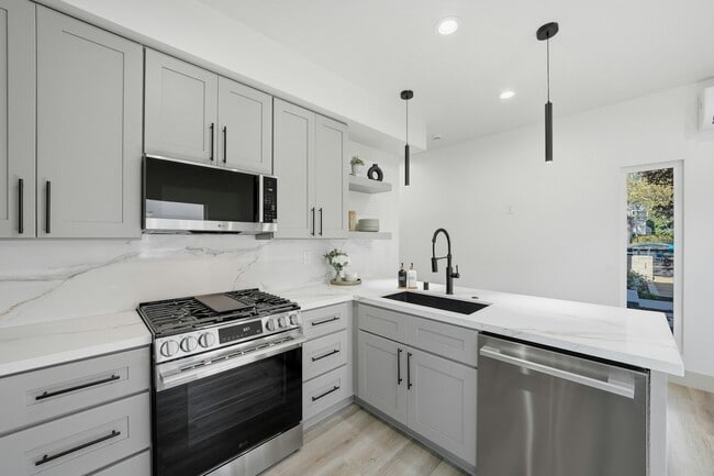 Building Photo - 422 Arbor Dr
