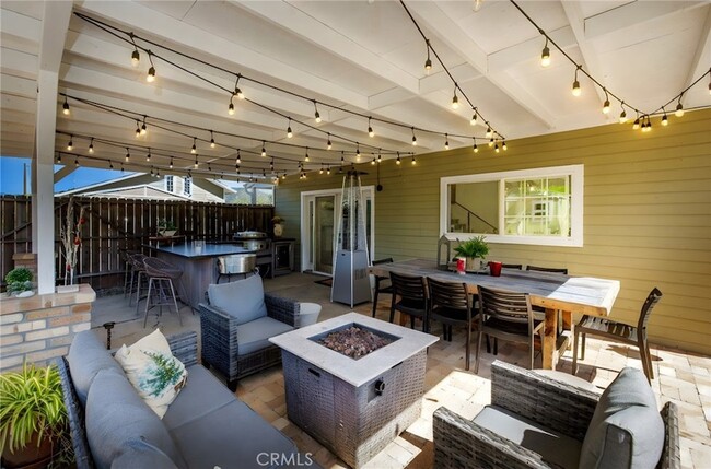 Building Photo - 1720 Vista Del Lago