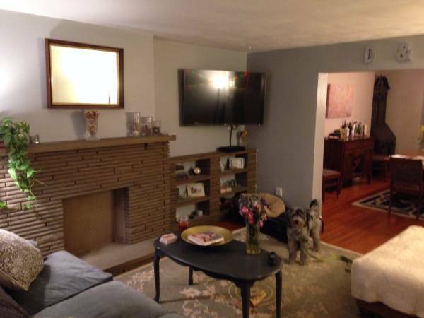 Building Photo - 1915 Jane St