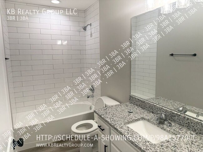 Building Photo - Brand New 3 Bed Duplex in Downtown Blue Sp...