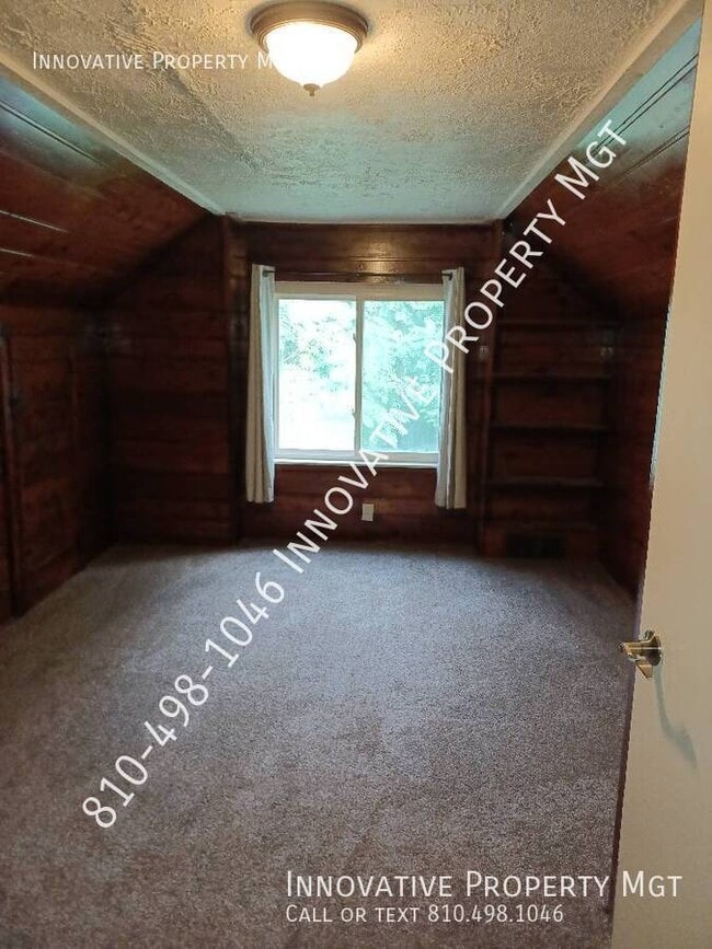 Building Photo - 3087 Hatherly Ave