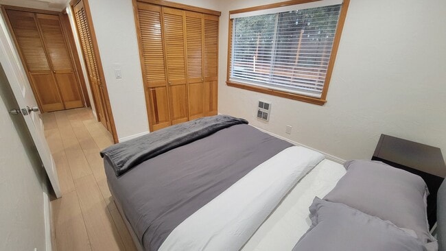 Building Photo - Move-In Ready 3-Bedroom, 2-Bath Home with Garage & Outdoor Charm