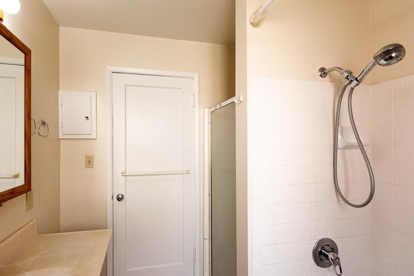 Building Photo - Beautiful 3 bed 2 bath newly renovated Kensington view home