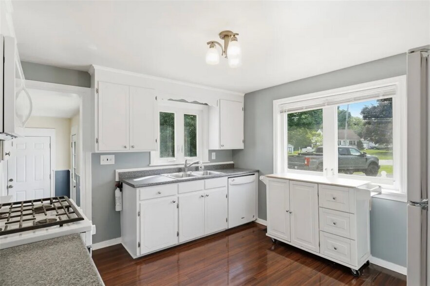 Building Photo - 27 Pleasant View Dr