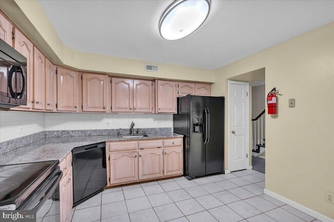 Building Photo - 506 Hazelwood Ln