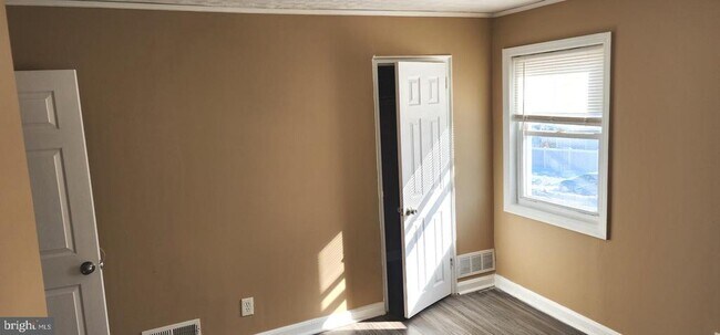 Building Photo - 7528 Rabon Ave