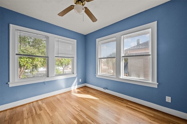 Building Photo - 1819 Sul Ross St