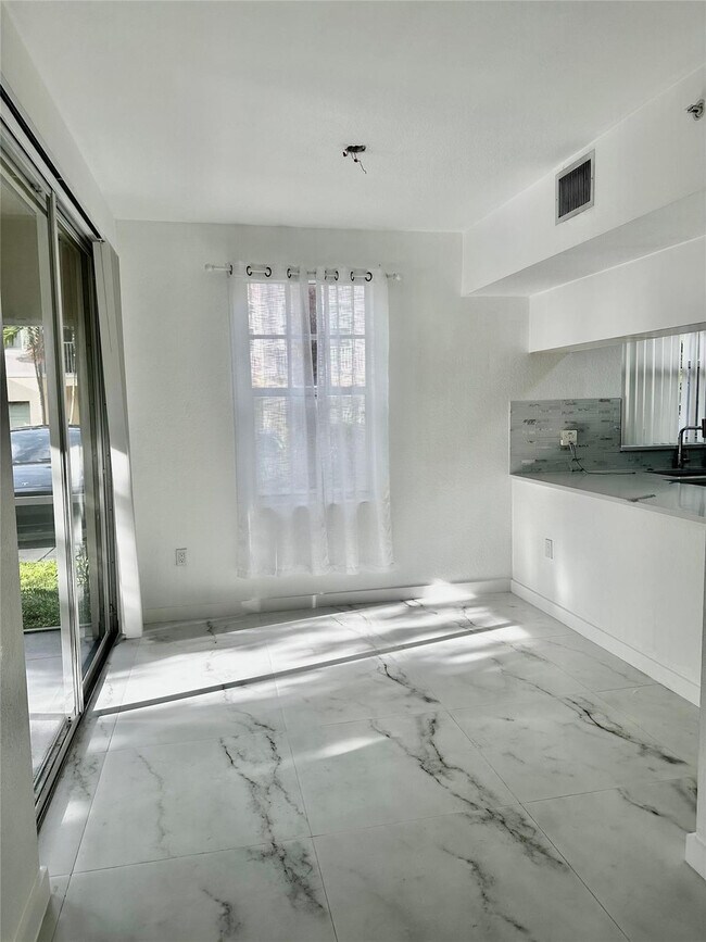 Building Photo - 6500 W Sample Rd