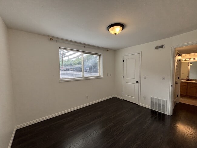 Building Photo - 5700 S 900 E