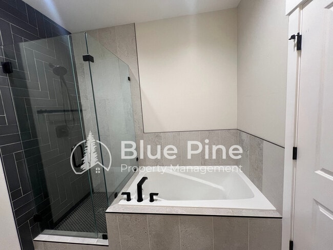 Building Photo - 1104 Cypress Loop