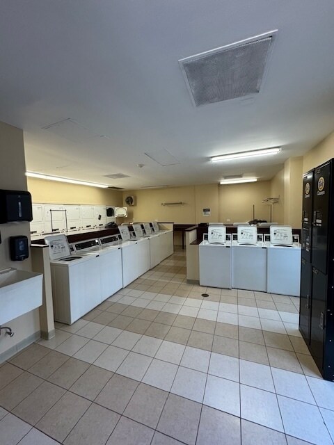 Building Photo - 30 E Huron St