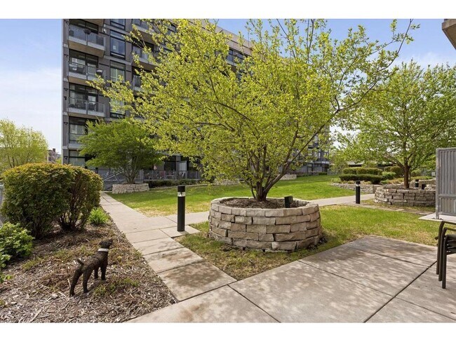 Building Photo - 730 N 4th St