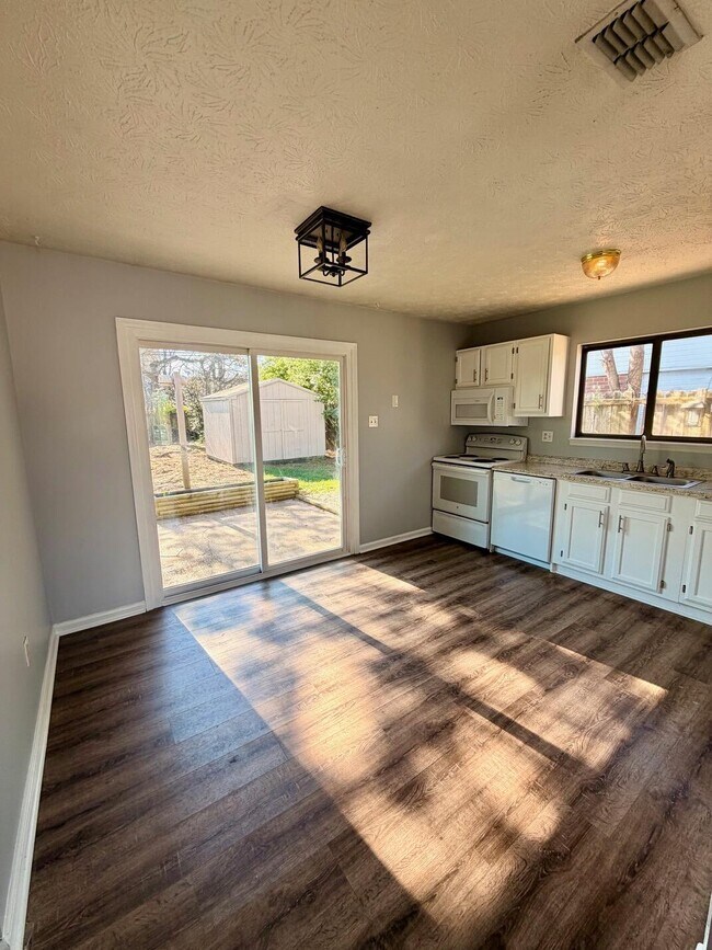 Building Photo - 3416 Woodspring Dr