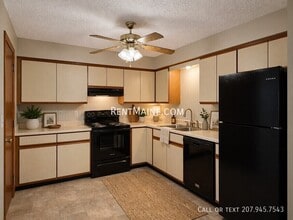 Building Photo - 10 Hartley St