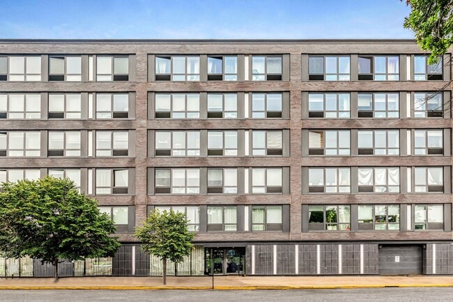 Building Photo - 1125-25 45th Ave