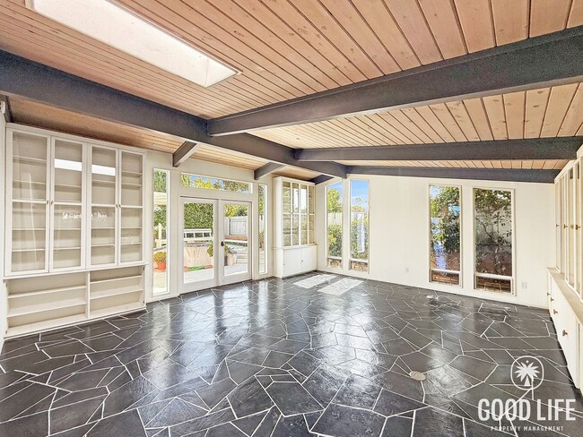 Building Photo - Spacious 3BR Home + 1BR ADU with Private Courtyard in University City!