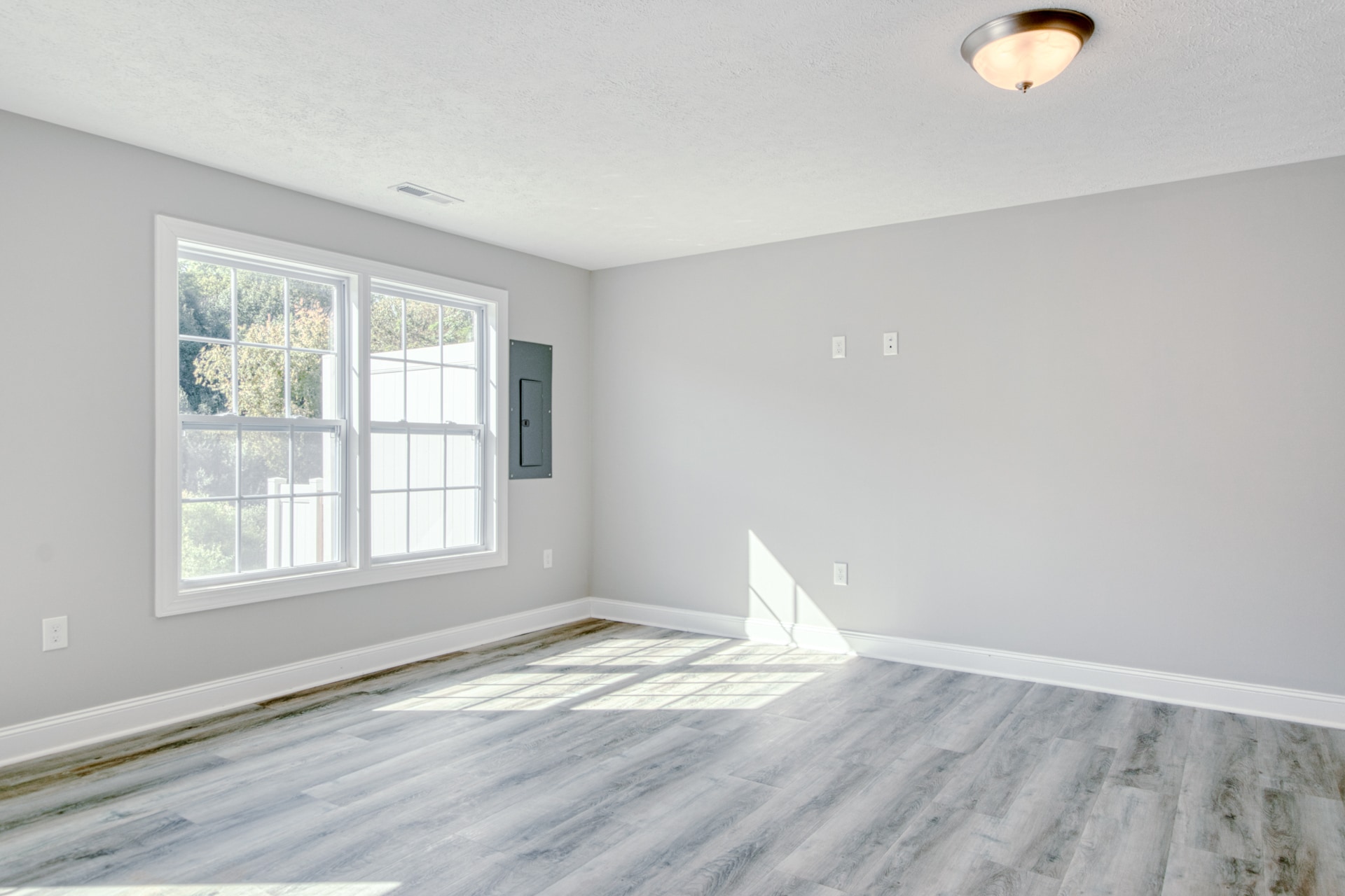 Building Photo - 220 Twisted Oak Dr NW