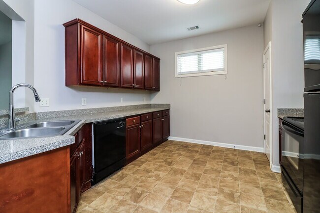 Building Photo - 113 Bethany Manor Dr