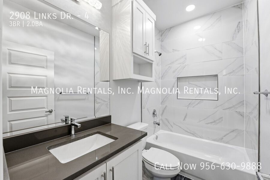 Building Photo - 2908 S Links Dr