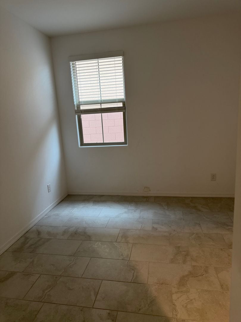 Building Photo - 10924 E Texas Ave