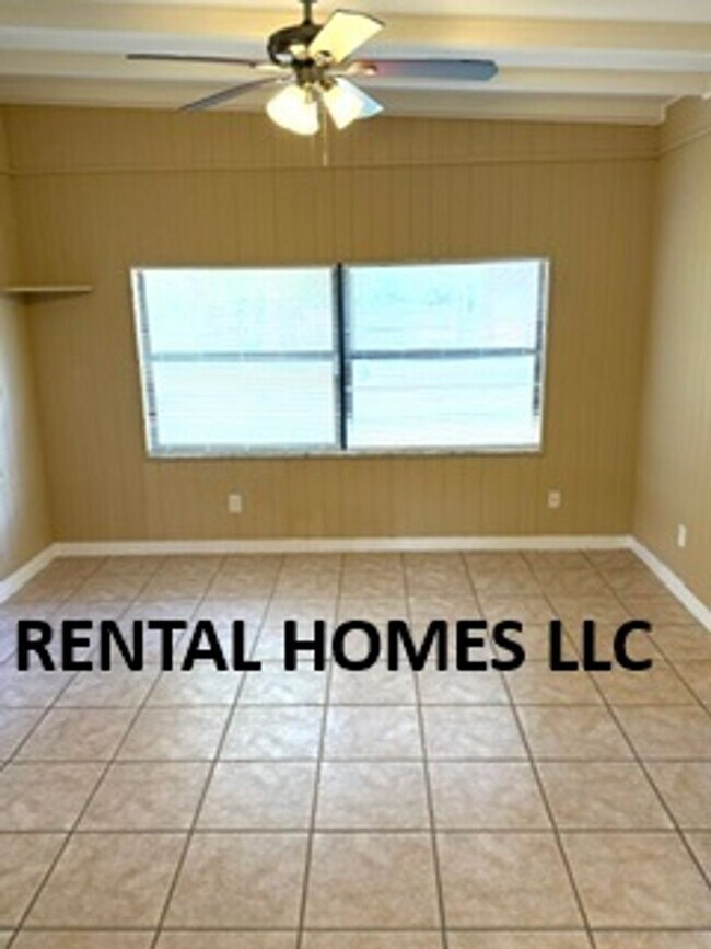 Building Photo - Total Privacy Home, Huge Detached Garage & No HOA in Beautiful Lake Mary