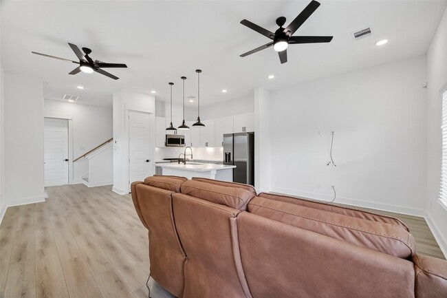 Building Photo - 314 Neyland St