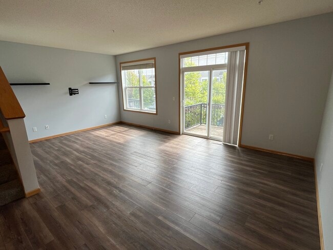 Building Photo - 348 Jolly Ln