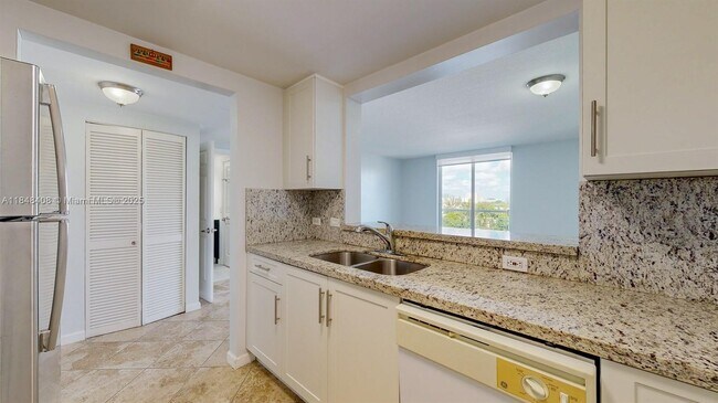 Building Photo - 900 SW 8th St