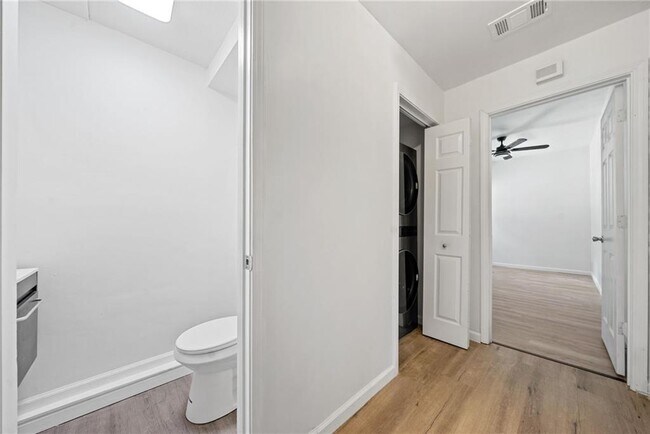 Building Photo - 5590 Princeton Oaks Dr