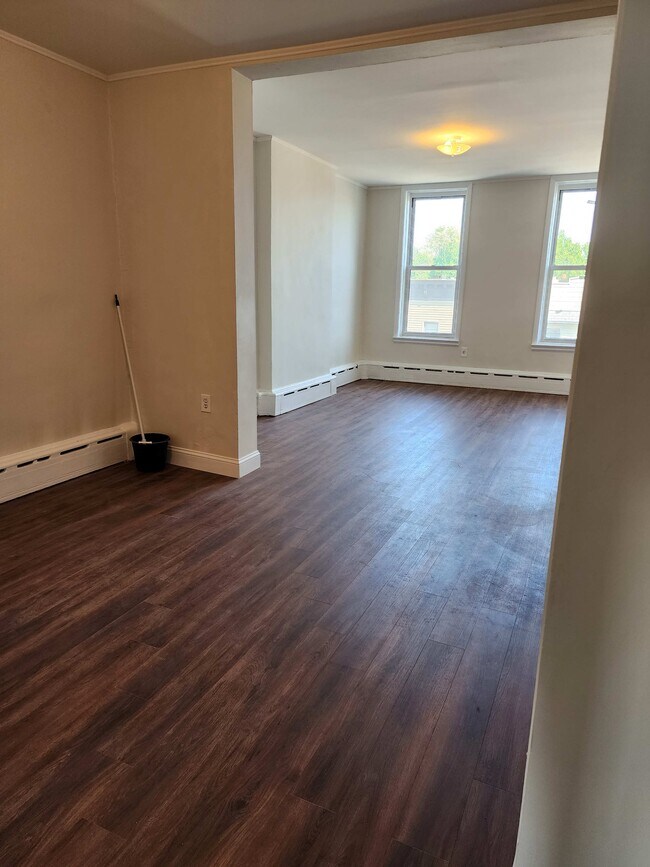 Building Photo - 6410 Myrtle Ave