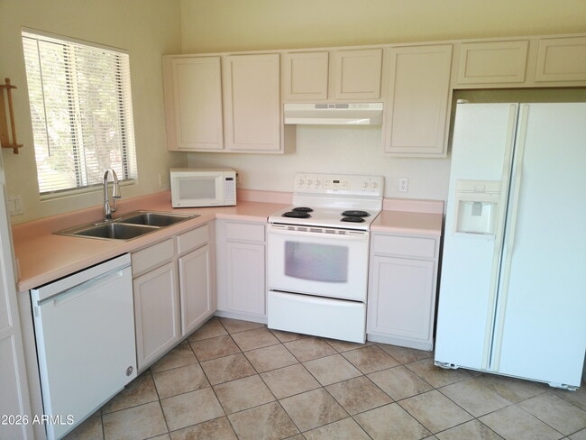 Building Photo - 5520 N Kramer Dr