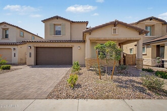 Building Photo - 21505 E Sparrow Dr
