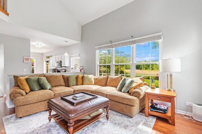 Building Photo - 811 Cambridge Dr