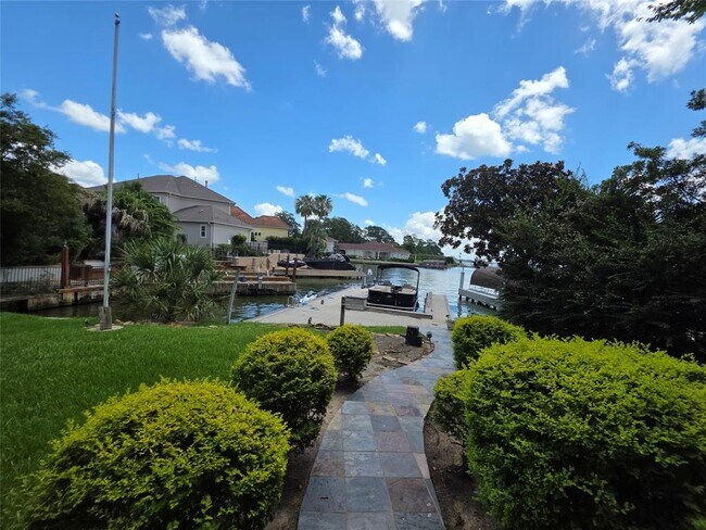 Building Photo - 9260 Deepwater Dr