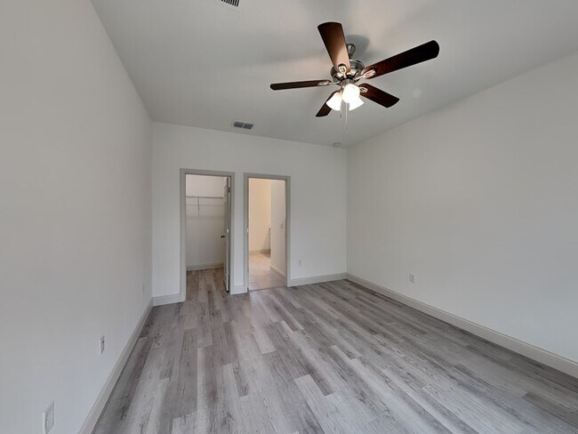 Building Photo - 7780 N Maltese Dr