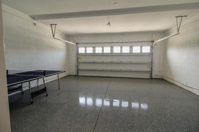 Building Photo - For Rent – Modern 3-Bedroom Townhome - Ava...