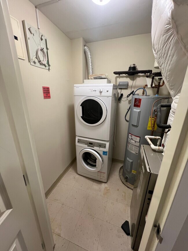 Building Photo - 10 Florence St