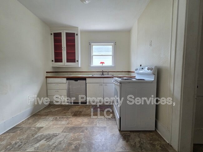 Building Photo - 1031 N Franklin Ave