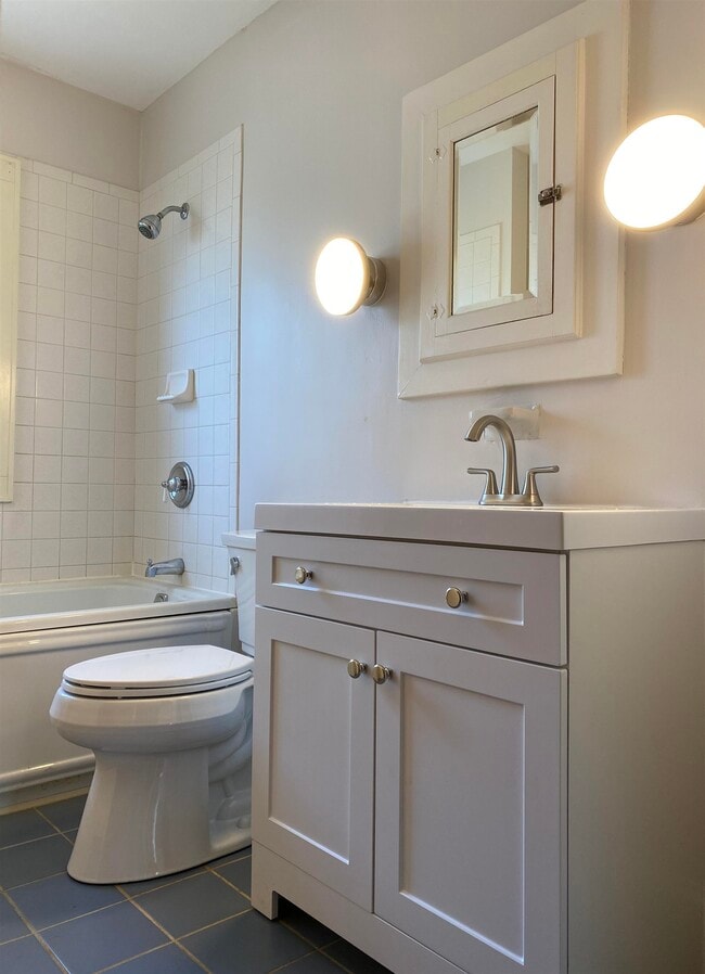 Building Photo - 4 Holt St