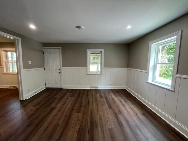 Building Photo - 312 W Moler Ave