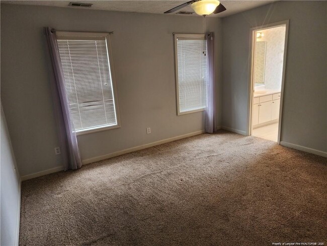 Building Photo - 300 Bubble Creek Ct
