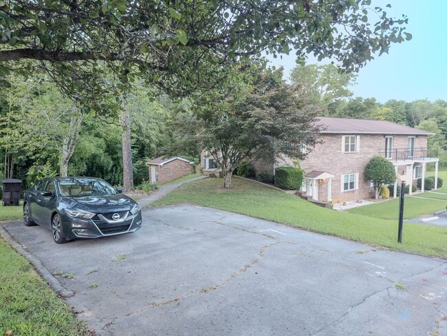 Building Photo - 5-11 11 Estates Dr