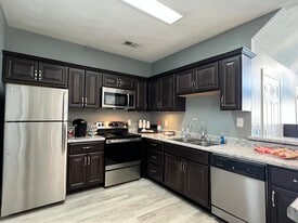 Building Photo - Galleria Pointe Apartments and Townhomes