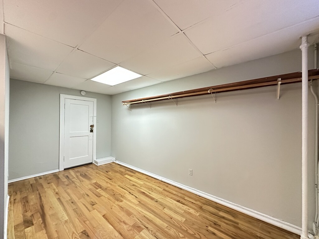 Building Photo - 4632 N Paulina St